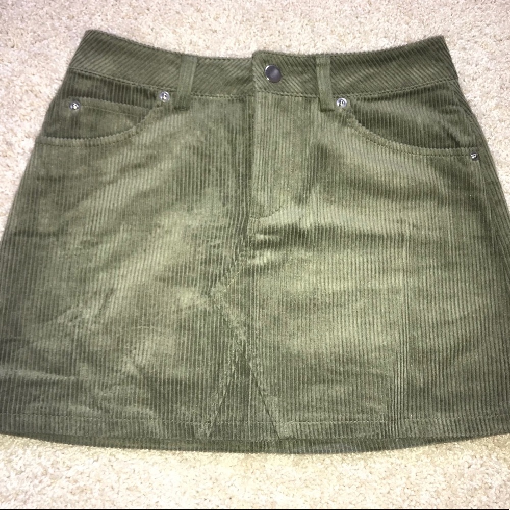 Corduroy army green skirt